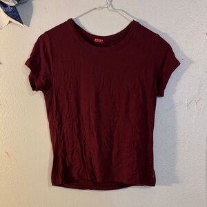 Guess Women's Dark Red Short Sleeve Tee